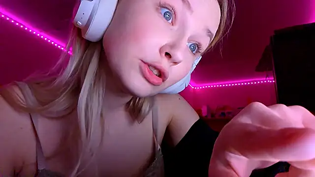 KarinRobertson live sex cam