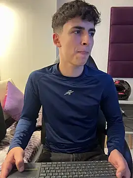 AdrianRinaldi live sex cam