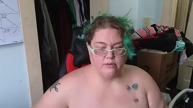 EmberCum live sex cam