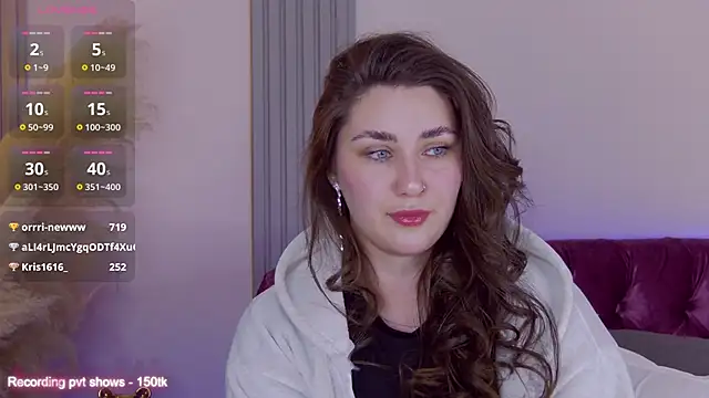 KiraBarlows live sex cam