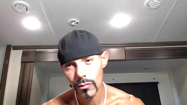 ThickD2C live sex cam