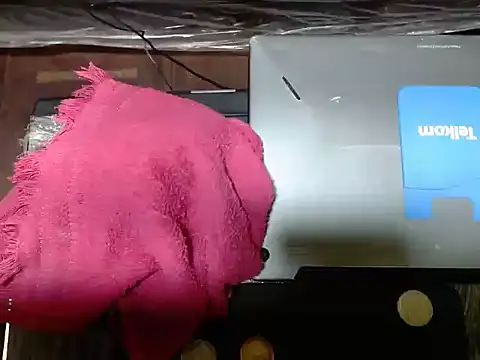 WildHornyTiger18 live sex cam