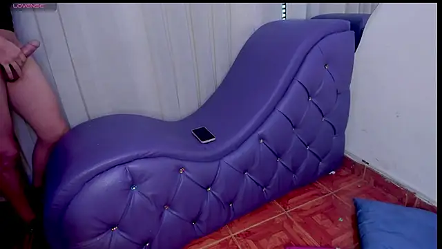 Yourslust_ live sex cam