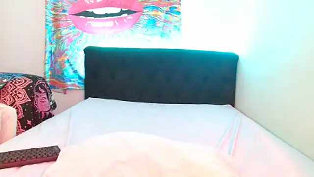 LILLITH_ON live sex cam