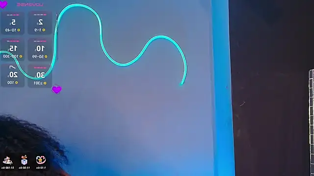 NaomiQueents live sex cam