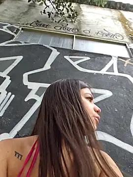 Alyshanon18 live sex cam