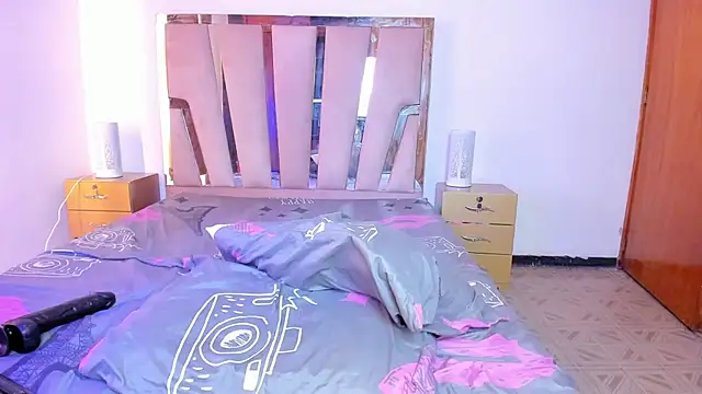 KarlieMoore live sex cam