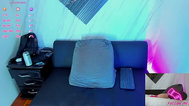 Piggy_Eddy live sex cam