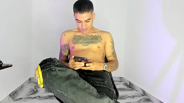 mikee_scooth live sex cam
