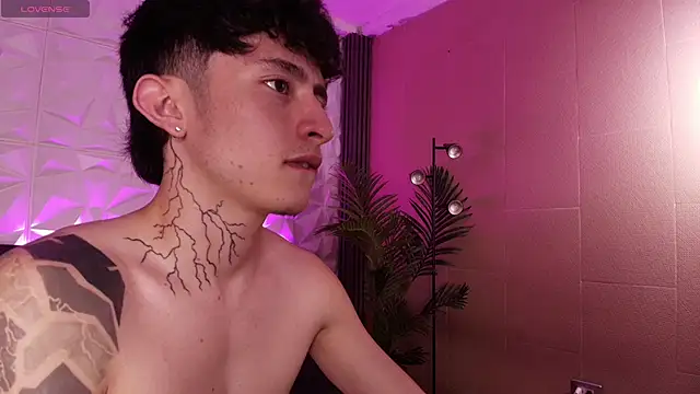 troy_rouge live sex cam