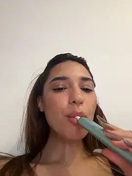 ItalianGirl live sex cam