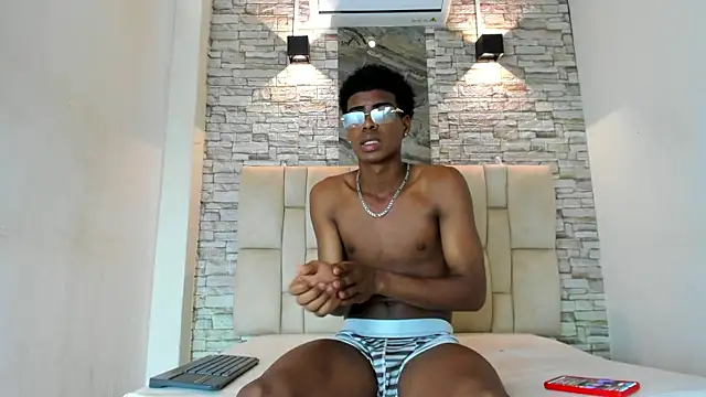 XAVI_LEE live sex cam