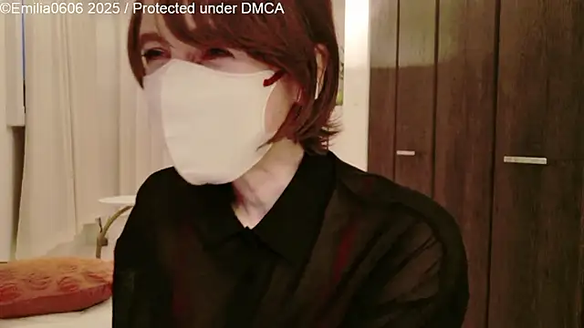 Emilia0606 live sex cam