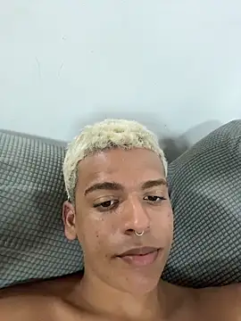 MrLeoLatino live sex cam