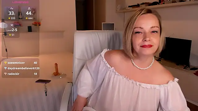 Tilly_Eliot live sex cam