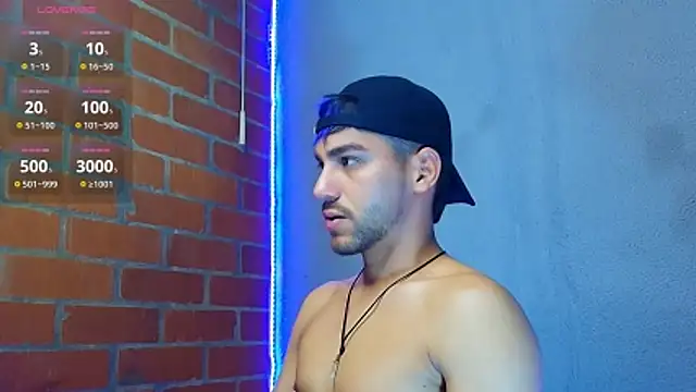 Leandro_valenzuela live sex cam