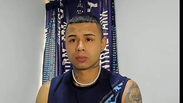 _Logan_Colton_ live sex cam