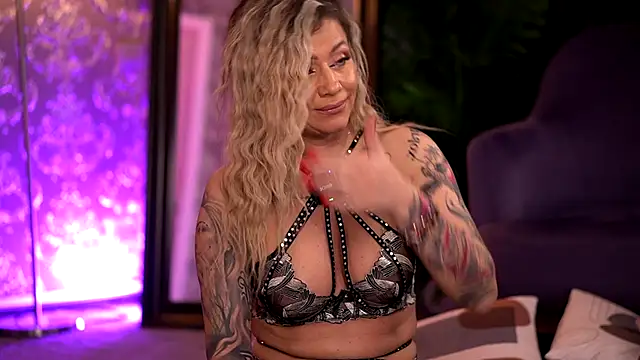 AlmaVelia live sex cam