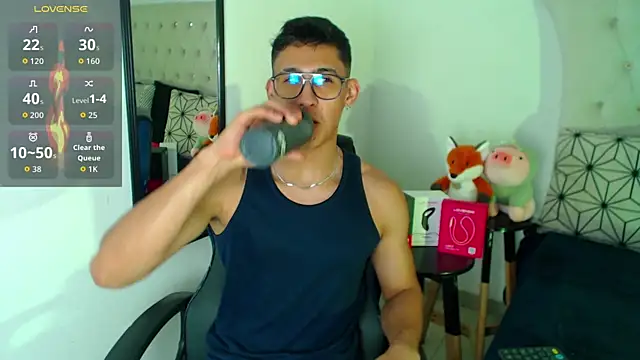 SalvadorFit live sex cam