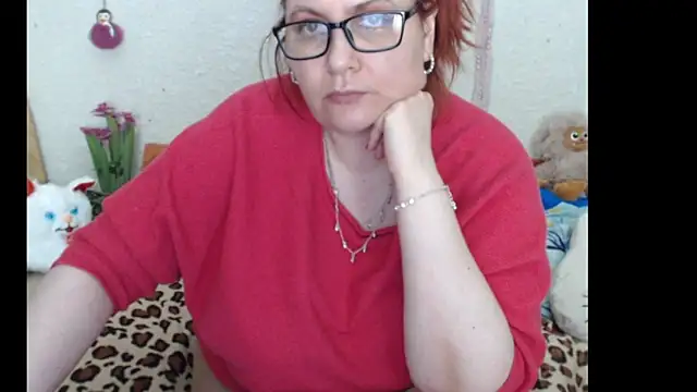 PlayfullMature live sex cam