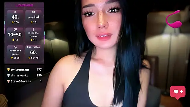 IvonnyBonita live sex cam