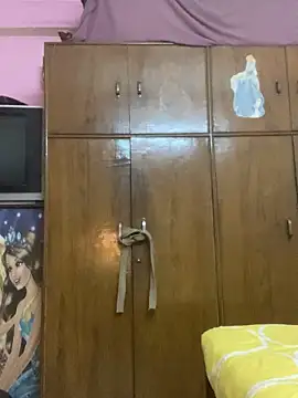 Kajal-Shemale69 live sex cam