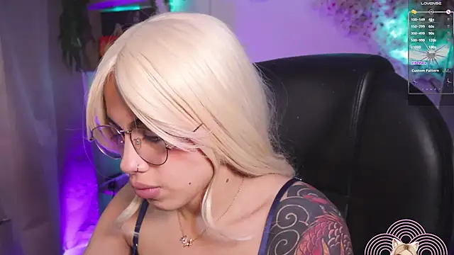 Miila_snow live sex cam