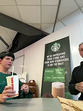 Reggie_roxie live sex cam