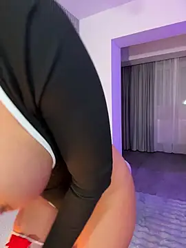 KirstieVegas live sex cam