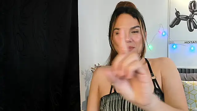 Cloe_Bonne live sex cam