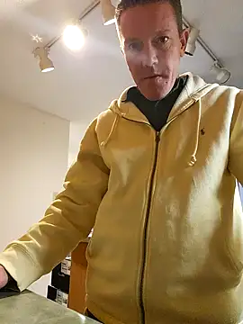 Bigtater1999 live sex cam