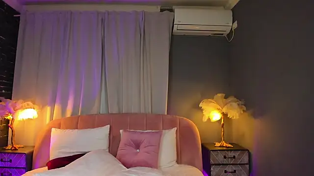 AmedeeaBanks live sex cam