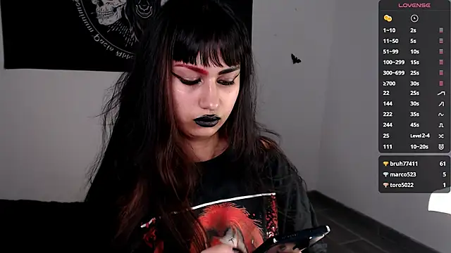 Little-Lucifer live sex cam