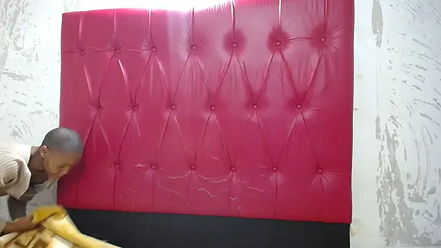 BondiBitch live sex cam