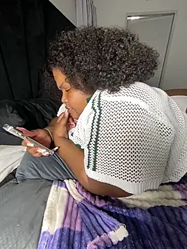 MissLola27 live sex cam