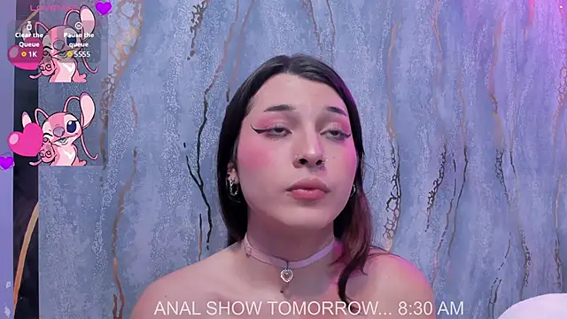 lucrecia_sucker live sex cam