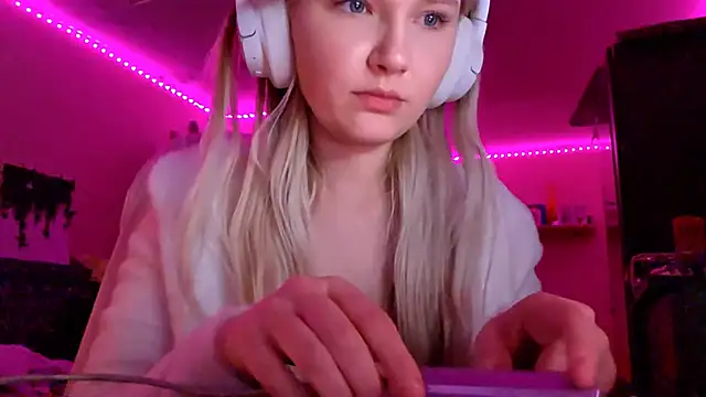 KarinRobertson live sex cam