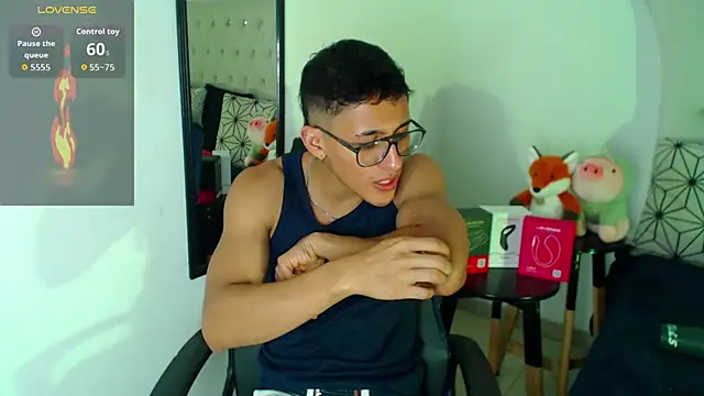 SalvadorFit live sex cam