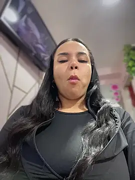 Naatalia live sex cam