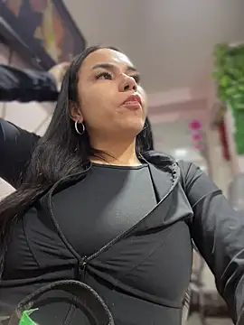 Naatalia live sex cam