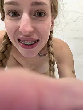 kira_mia live sex cam