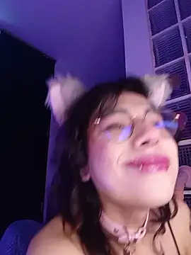 Sweet-SharoKitty live sex cam