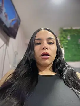 Naatalia live sex cam