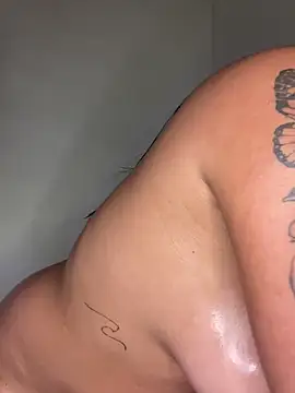 morenaQueen_ live sex cam