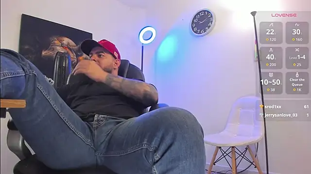 Ethan_Castellano live sex cam