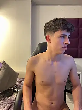 AdrianRinaldi live sex cam