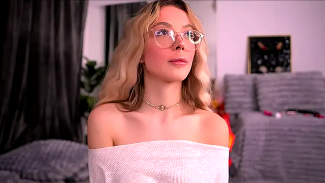 KylieJoyce live sex cam