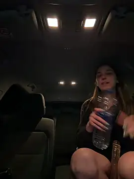 DoriDeluxe66 live sex cam