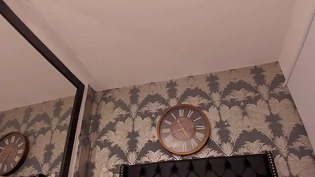 Valeria_Collin live sex cam