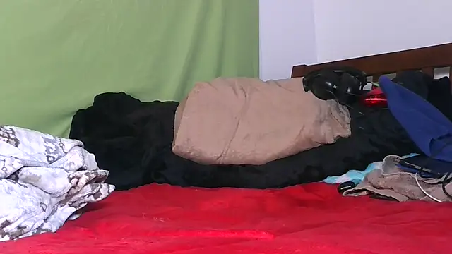 Carolinayoungin live sex cam